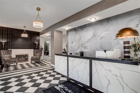 $499,000 | 4545 Wornall Road, Unit 605, Kansas City, MO 64111