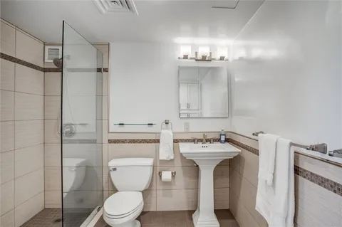 $499,000 | 4545 Wornall Road, Unit 605, Kansas City, MO 64111