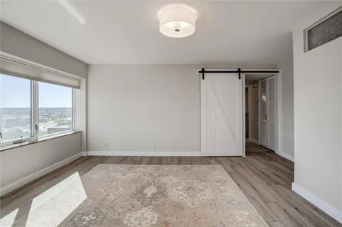 $499,000 | 4545 Wornall Road, Unit 605, Kansas City, MO 64111