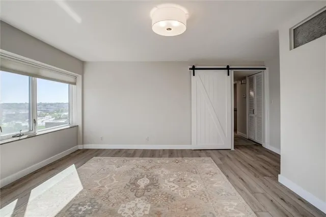 $499,000 | 4545 Wornall Road, Unit 605, Kansas City, MO 64111