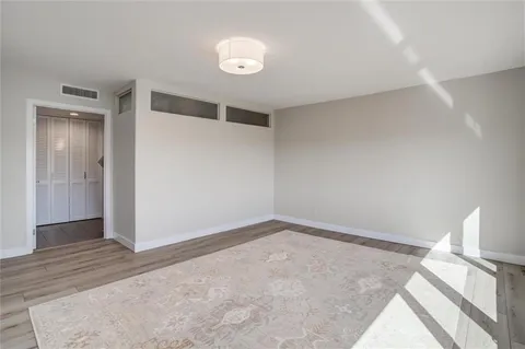 $499,000 | 4545 Wornall Road, Unit 605, Kansas City, MO 64111