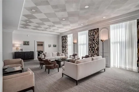 $499,000 | 4545 Wornall Road, Unit 605, Kansas City, MO 64111