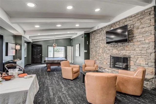 $499,000 | 4545 Wornall Road, Unit 605, Kansas City, MO 64111