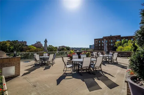 $499,000 | 4545 Wornall Road, Unit 605, Kansas City, MO 64111