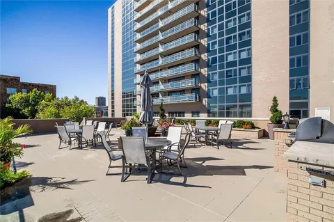 $499,000 | 4545 Wornall Road, Unit 605, Kansas City, MO 64111