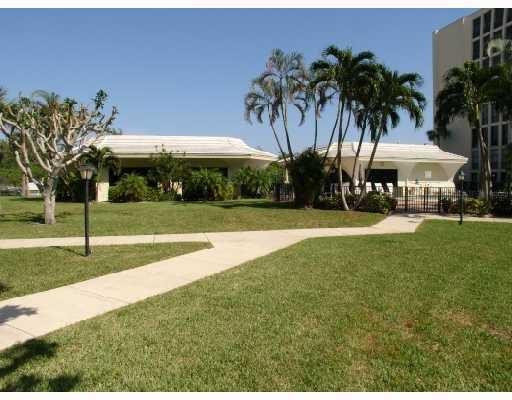 1627 Riverview Road, Unit 715 Deerfield Beach, FL 33441 - Photo 3 of 26 Photo 3