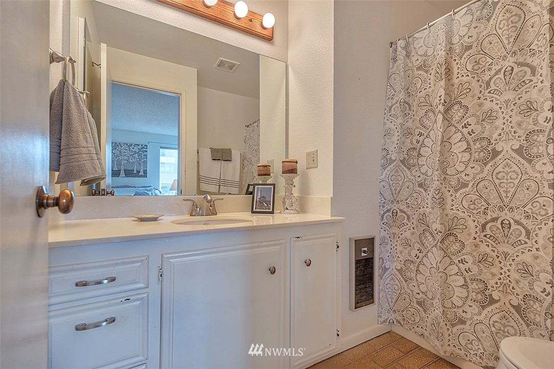 626 Main Street, Unit 10 Edmonds, WA 98020 - Photo 12 of 16 Gallery Image 12