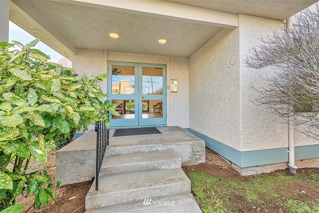 626 Main Street, Unit 10 Edmonds, WA 98020 - Photo 4 of 16 Gallery Image 4