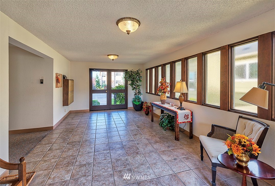 626 Main Street, Unit 10 Edmonds, WA 98020 - Photo 5 of 16 Gallery Image 5