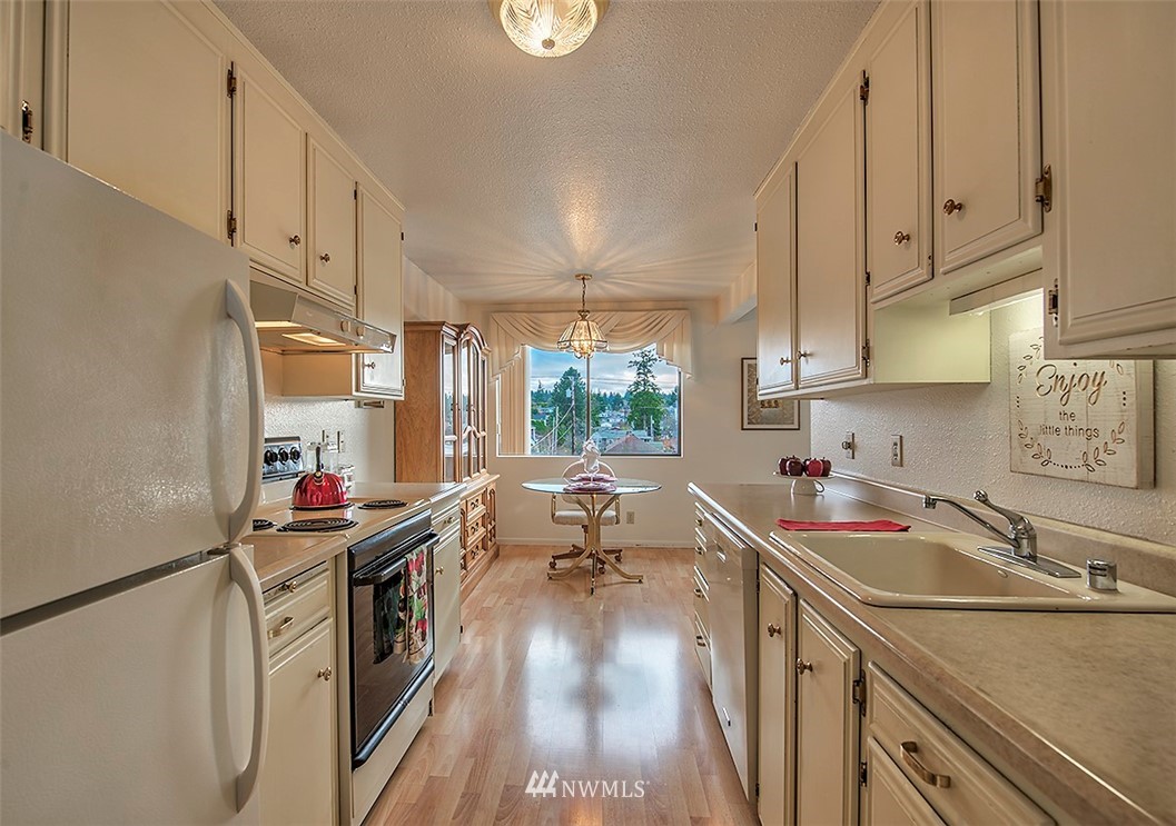 626 Main Street, Unit 10 Edmonds, WA 98020 - Photo 8 of 16 Gallery Image 8