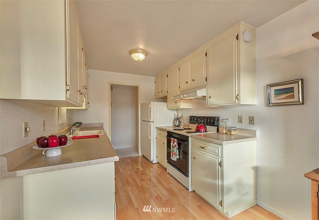 626 Main Street, Unit 10 Edmonds, WA 98020 - Photo 9 of 16 Gallery Image 9