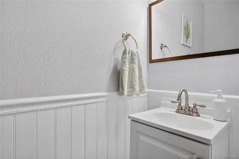 $374,900 | 9410 West Ontario Drive, Littleton, CO 80128