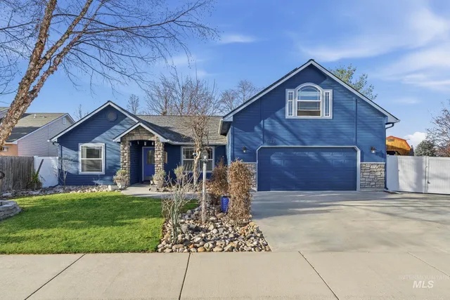 $495,000 | 3125 North High Desert Way, Meridian, ID 83646