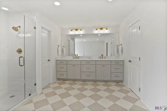 $493,900 | 10479 Ridgely Drive, Baton Rouge, LA 70809