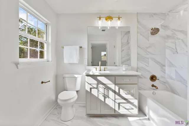 $493,900 | 10479 Ridgely Drive, Baton Rouge, LA 70809