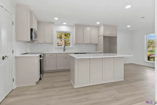 $493,900 | 10479 Ridgely Drive, Baton Rouge, LA 70809