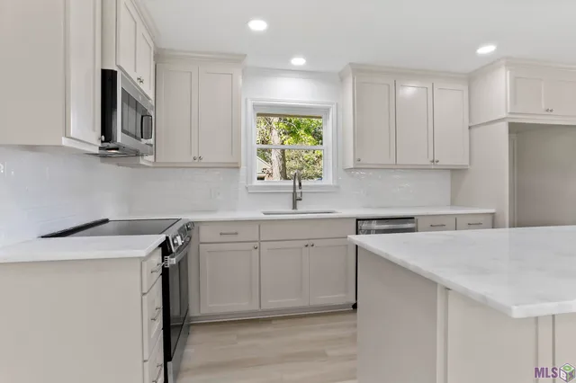 $493,900 | 10479 Ridgely Drive, Baton Rouge, LA 70809