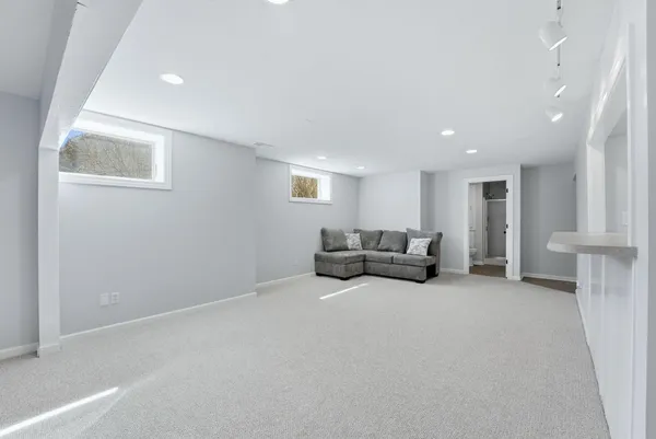$525,000 | 7415 Witling Boulevard, Roanoke, IN 46783