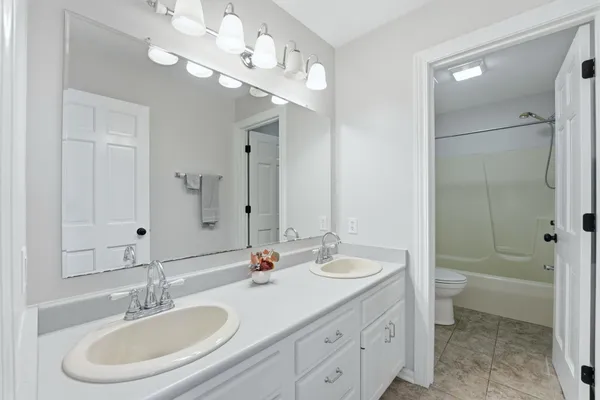 $525,000 | 7415 Witling Boulevard, Roanoke, IN 46783