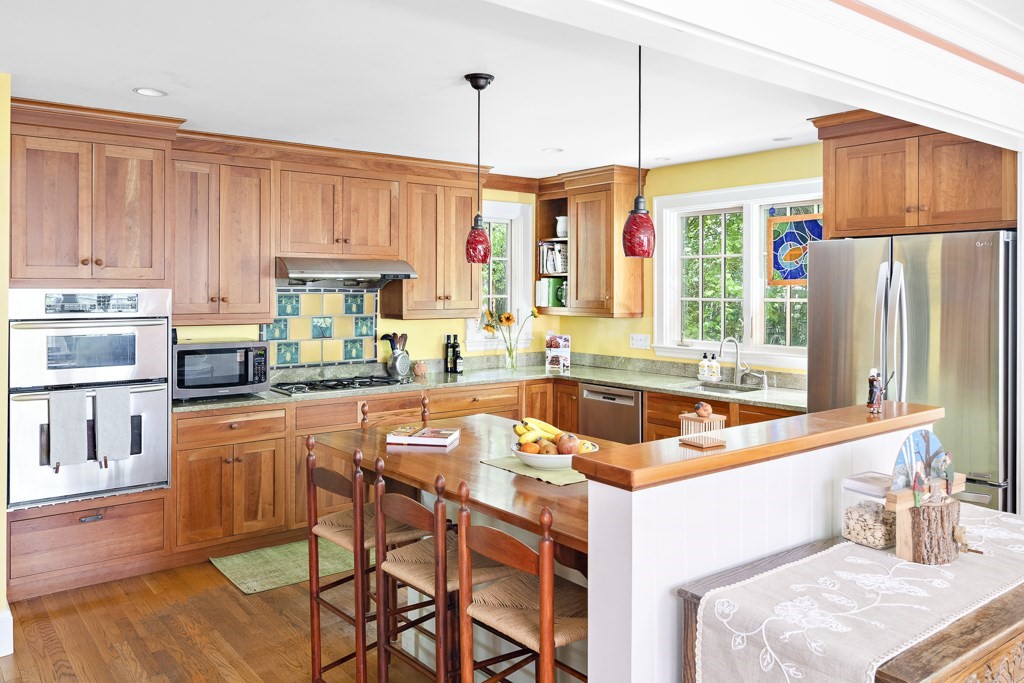 80 Standish Road Watertown, MA 02472 - Photo 8 of 22