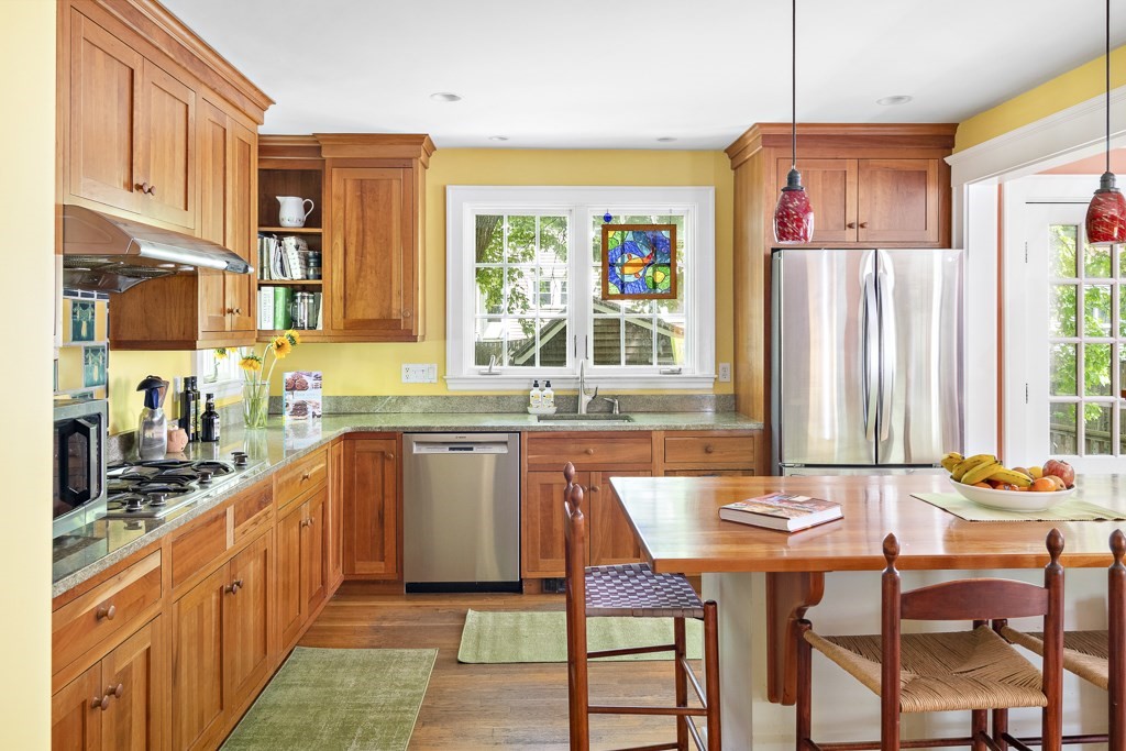 80 Standish Road Watertown, MA 02472 - Photo 9 of 22