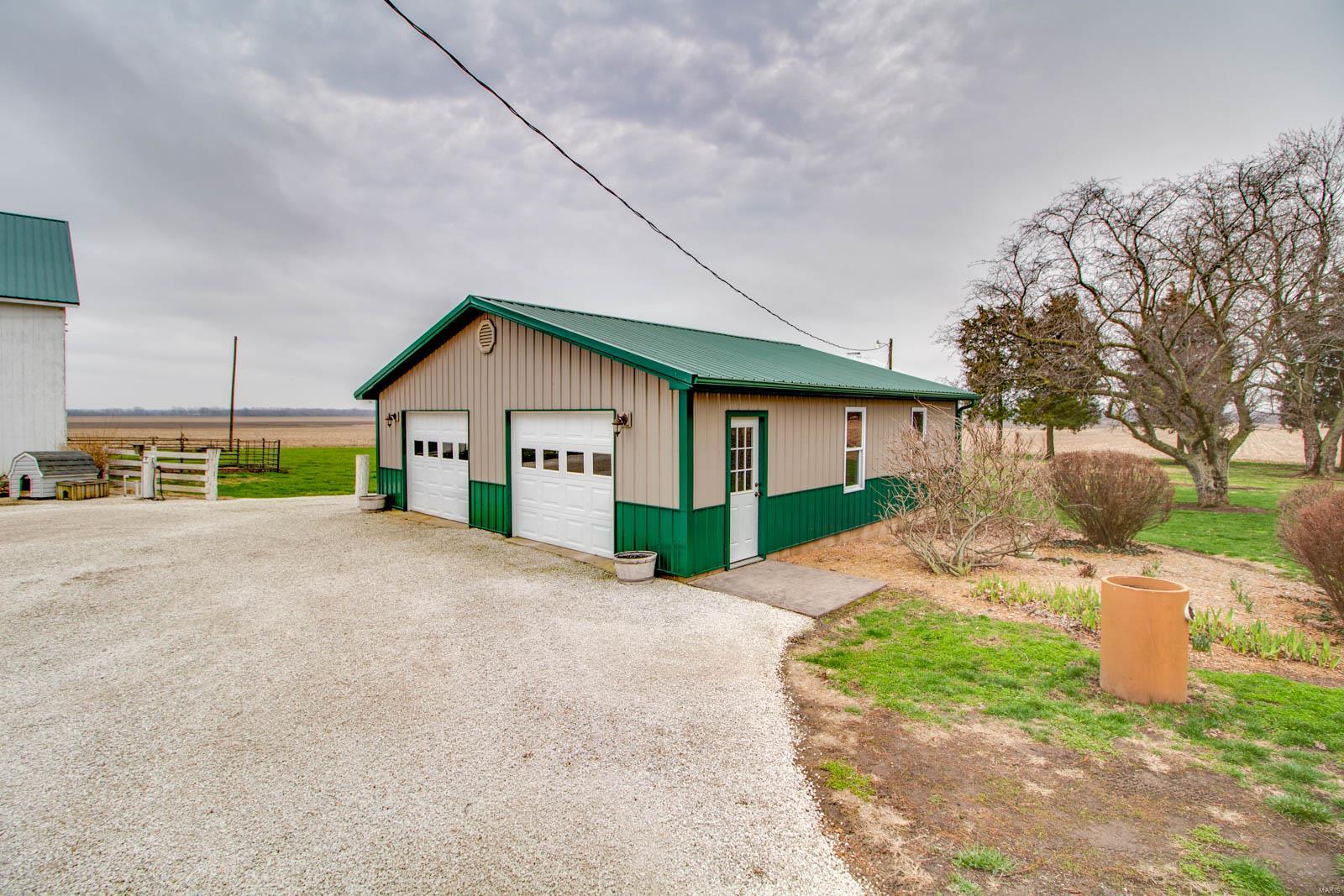 495 East White Hall Road White Hall, IL 62092 - Photo 18 of 76