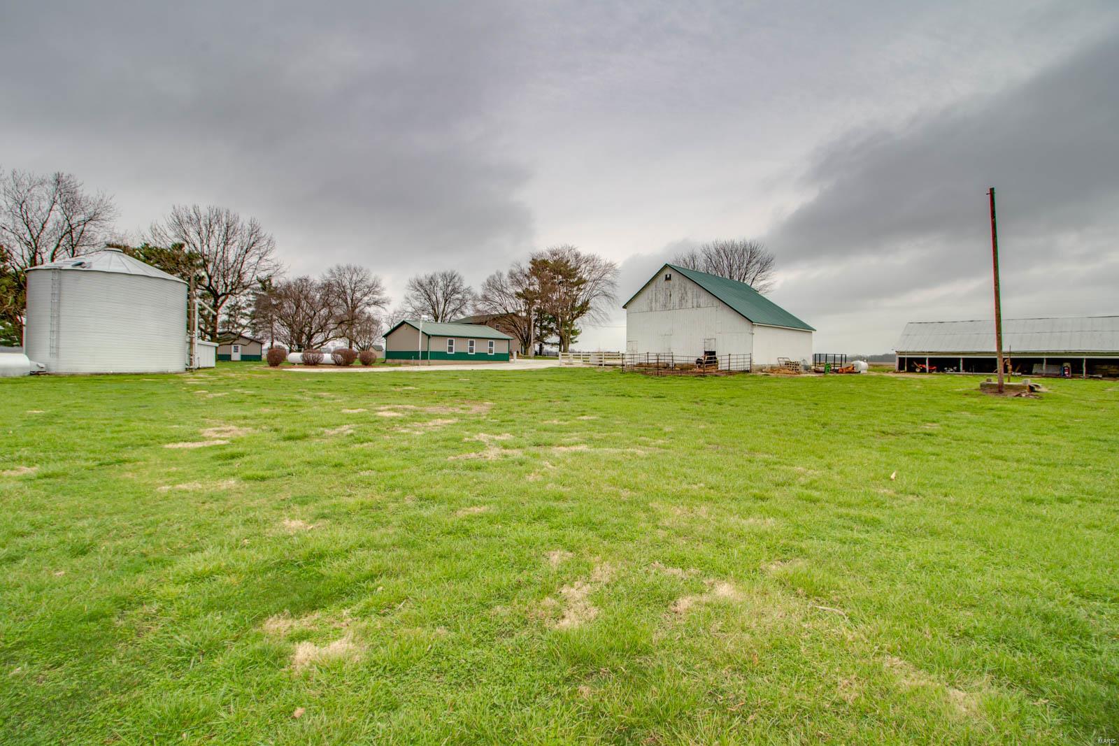 495 East White Hall Road White Hall, IL 62092 - Photo 25 of 76