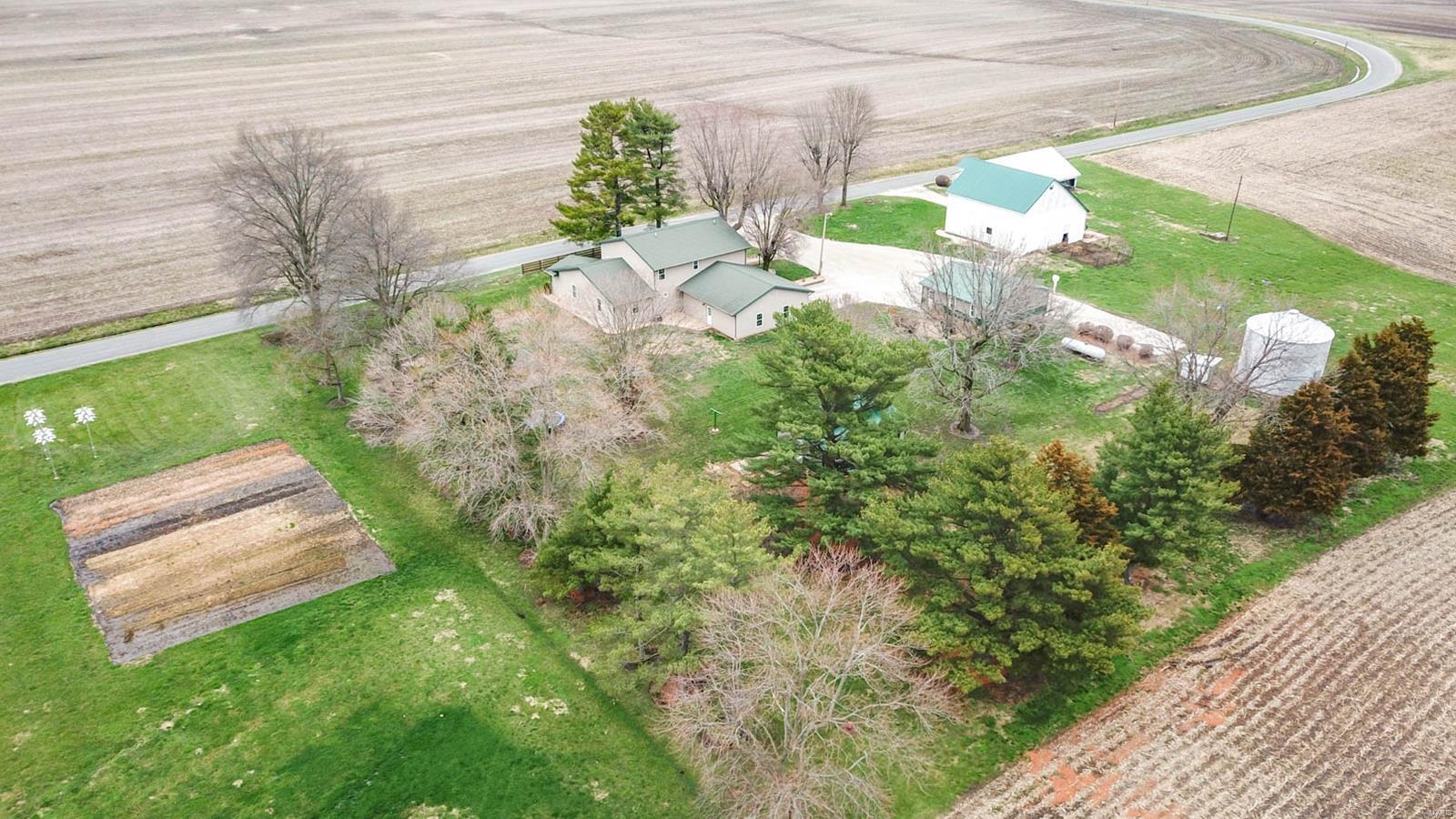 495 East White Hall Road White Hall, IL 62092 - Photo 8 of 76