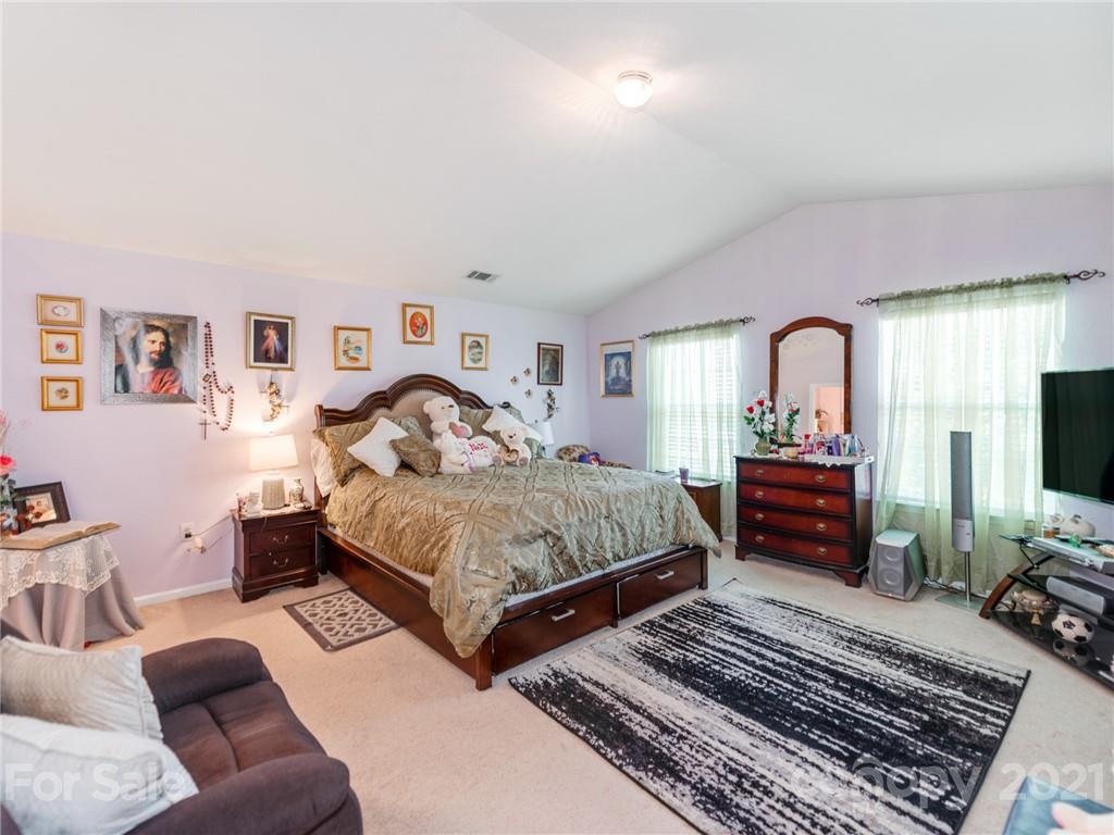 724 Overlook Road Lowell, NC 28098 - Photo 18 of 35 Gallery Image 18