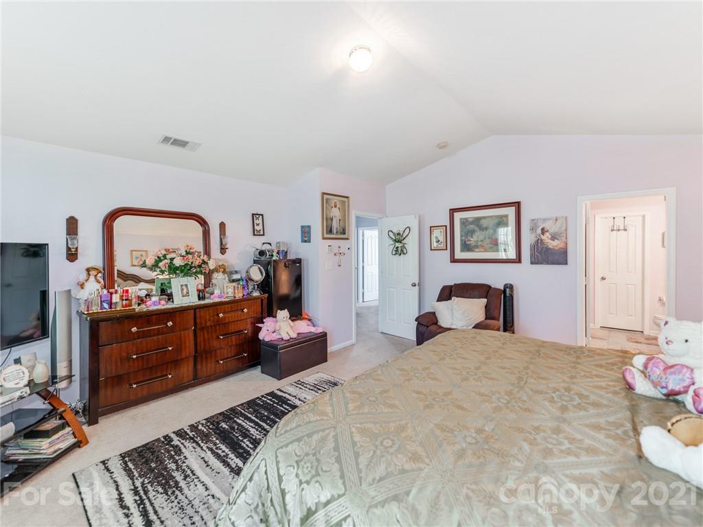 724 Overlook Road Lowell, NC 28098 - Photo 19 of 35 Gallery Image 19