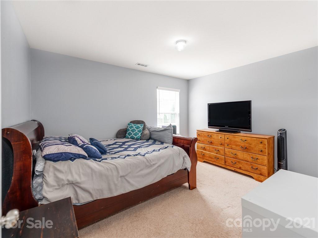 724 Overlook Road Lowell, NC 28098 - Photo 21 of 35 Gallery Image 21