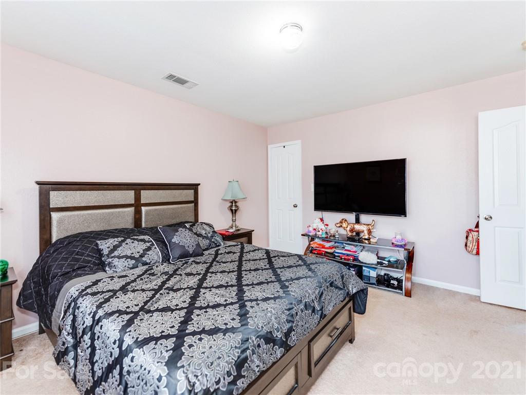 724 Overlook Road Lowell, NC 28098 - Photo 27 of 35 Gallery Image 27