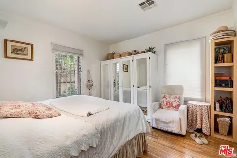 $1,250,000 | 7471 Clinton Street, Los Angeles, CA 90036