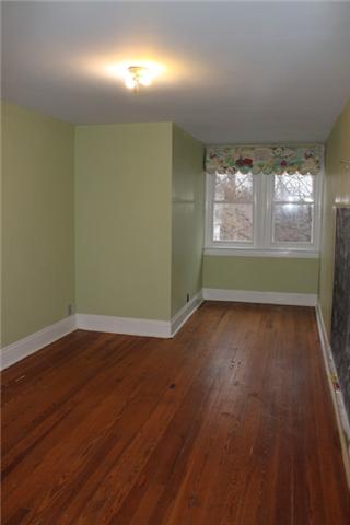 202 North Main Street Springfield, TN 37172 - Photo 7 of 10 Upstairs bedroom