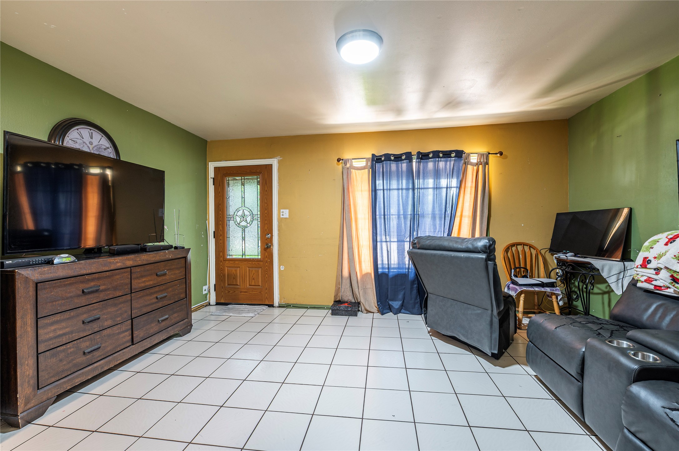 4937 Bataan Road Houston, TX 77033 - Photo 16 of 28 Gallery Image 16