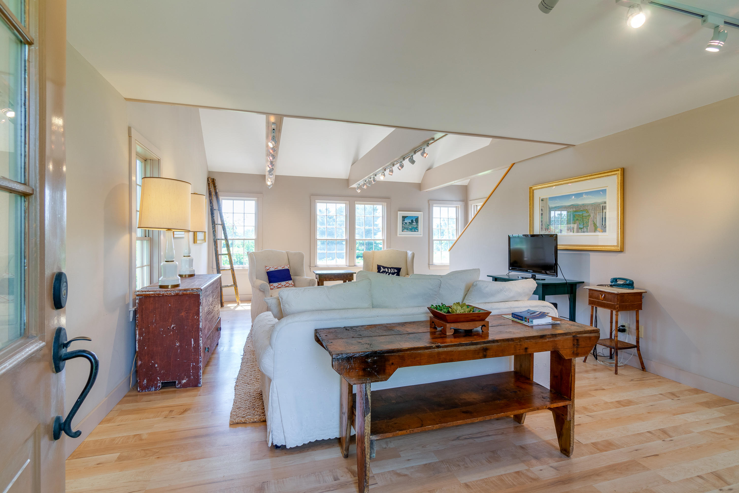 1439 Highway 32 Bristol, ME 04564 - Photo 7 of 54 Family room