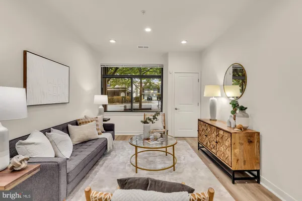 $400,000 | 8005 13th Street, Unit 104, Silver Spring, MD 20910