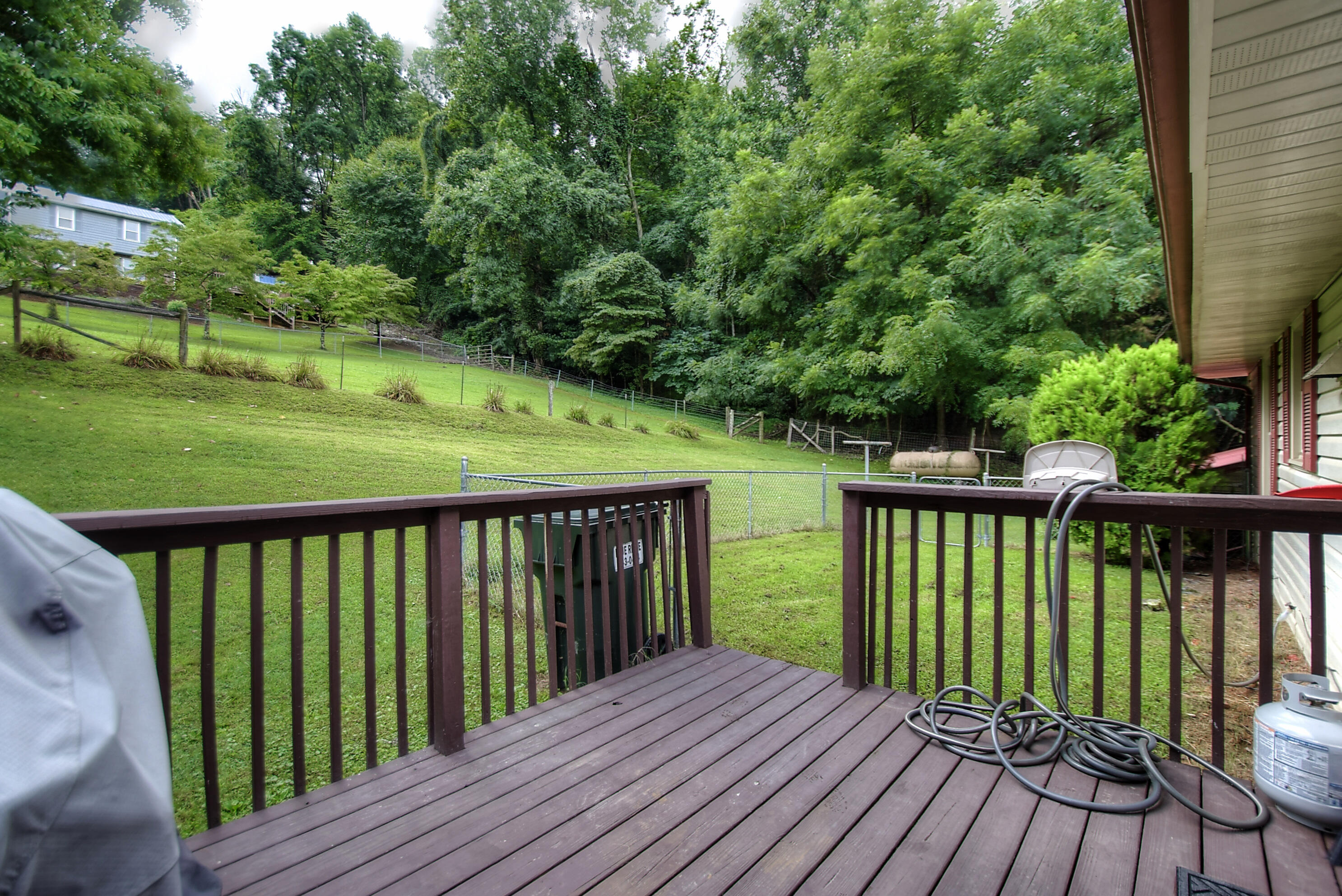 128 Hill Road Johnson City, TN 37601 - Photo 36 of 43 back porch
