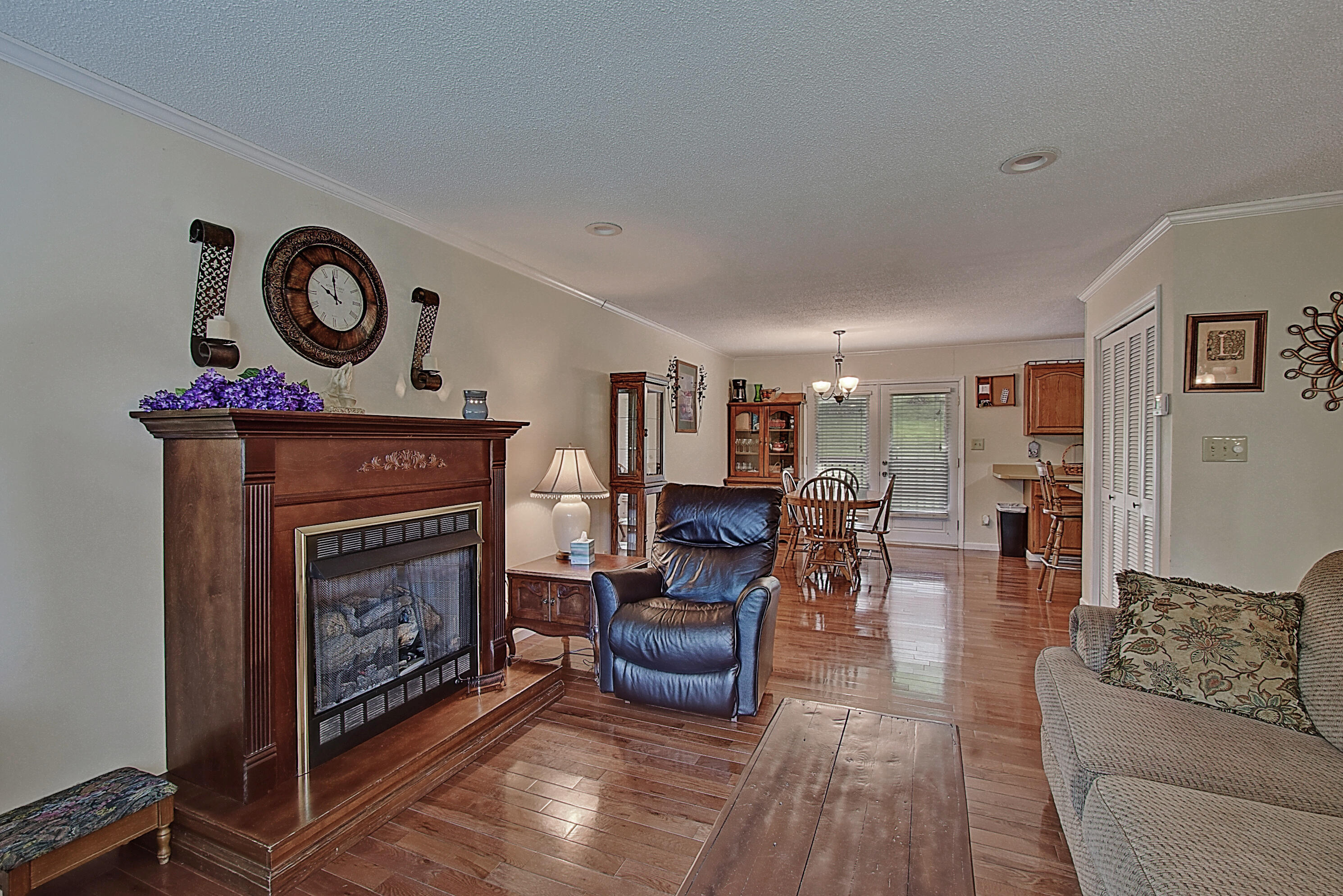 128 Hill Road Johnson City, TN 37601 - Photo 8 of 43 gas fireplace