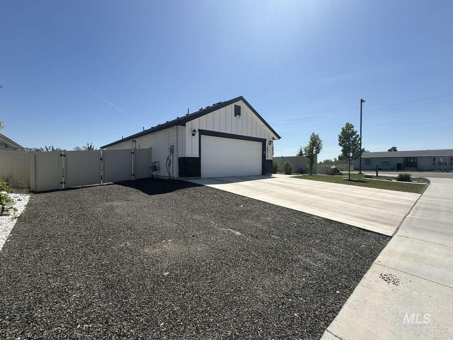 16512 Breton Way Caldwell, ID 83607 - Photo 2 of 18