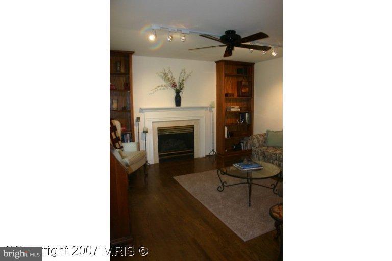 1730 Clay Hammond Road Prince Frederick, MD 20678 - Photo 18 of 20 Living Room