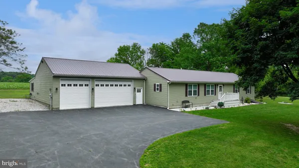 $545,000 | 1025 White Oak Road, Windsor, PA 17366