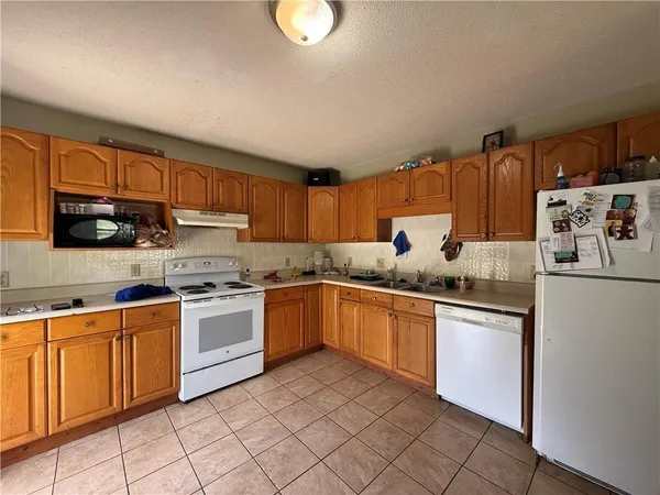 $245,000 | 11501 East 24th Street South, Independence, MO 64052