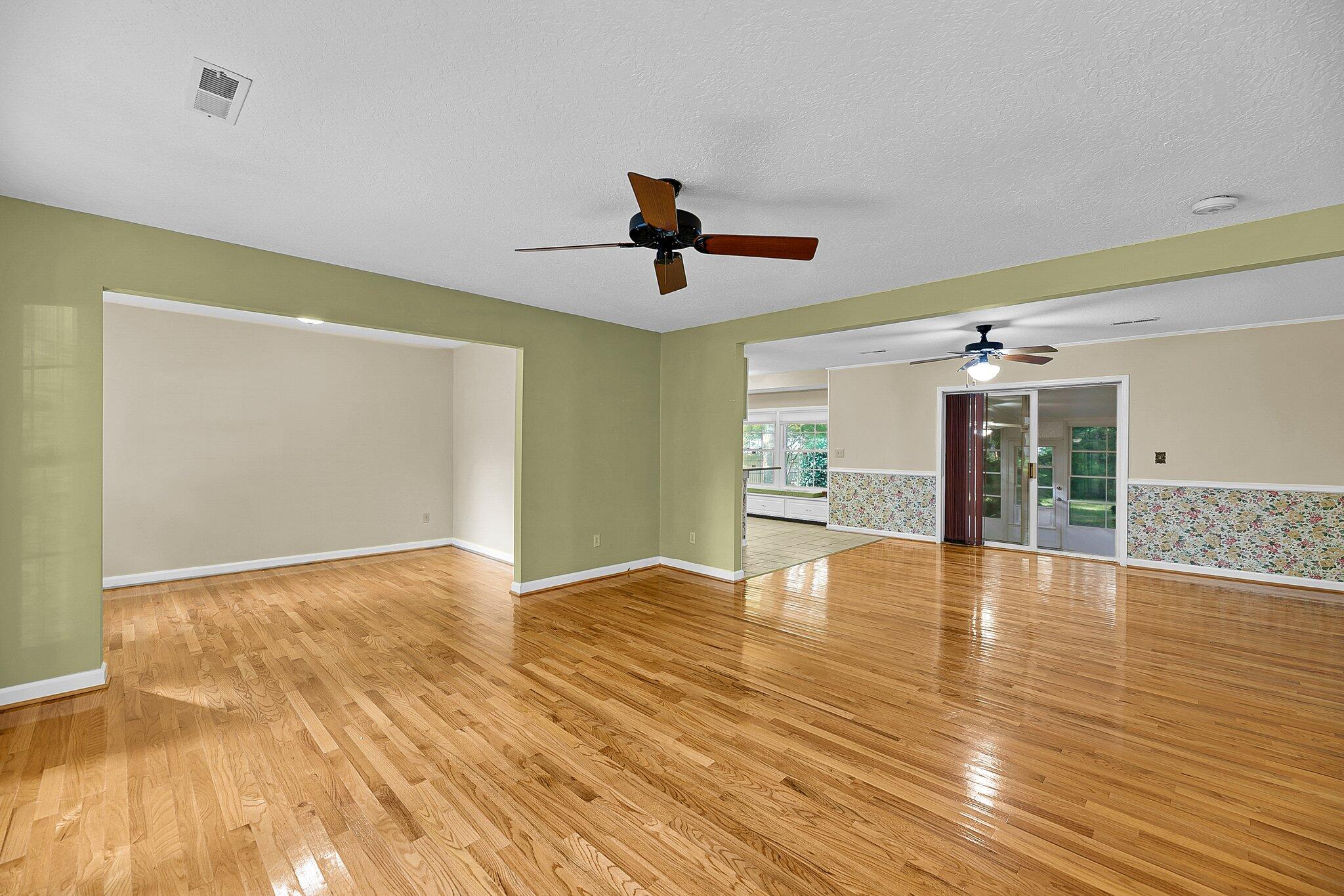 202 Heber Road Summerville, SC 29485 - Photo 8 of 36 CREM -202 Heber-22