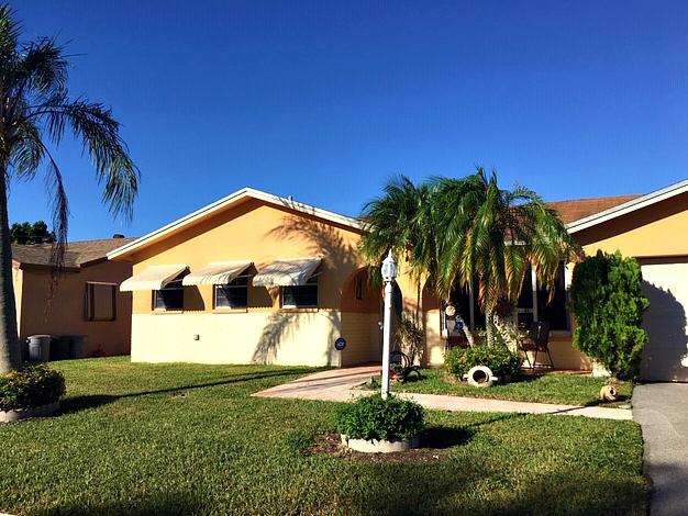 22205 Southwest 61st Avenue Boca Raton, FL 33428 - Photo 1 of 29 Exterior - Best
