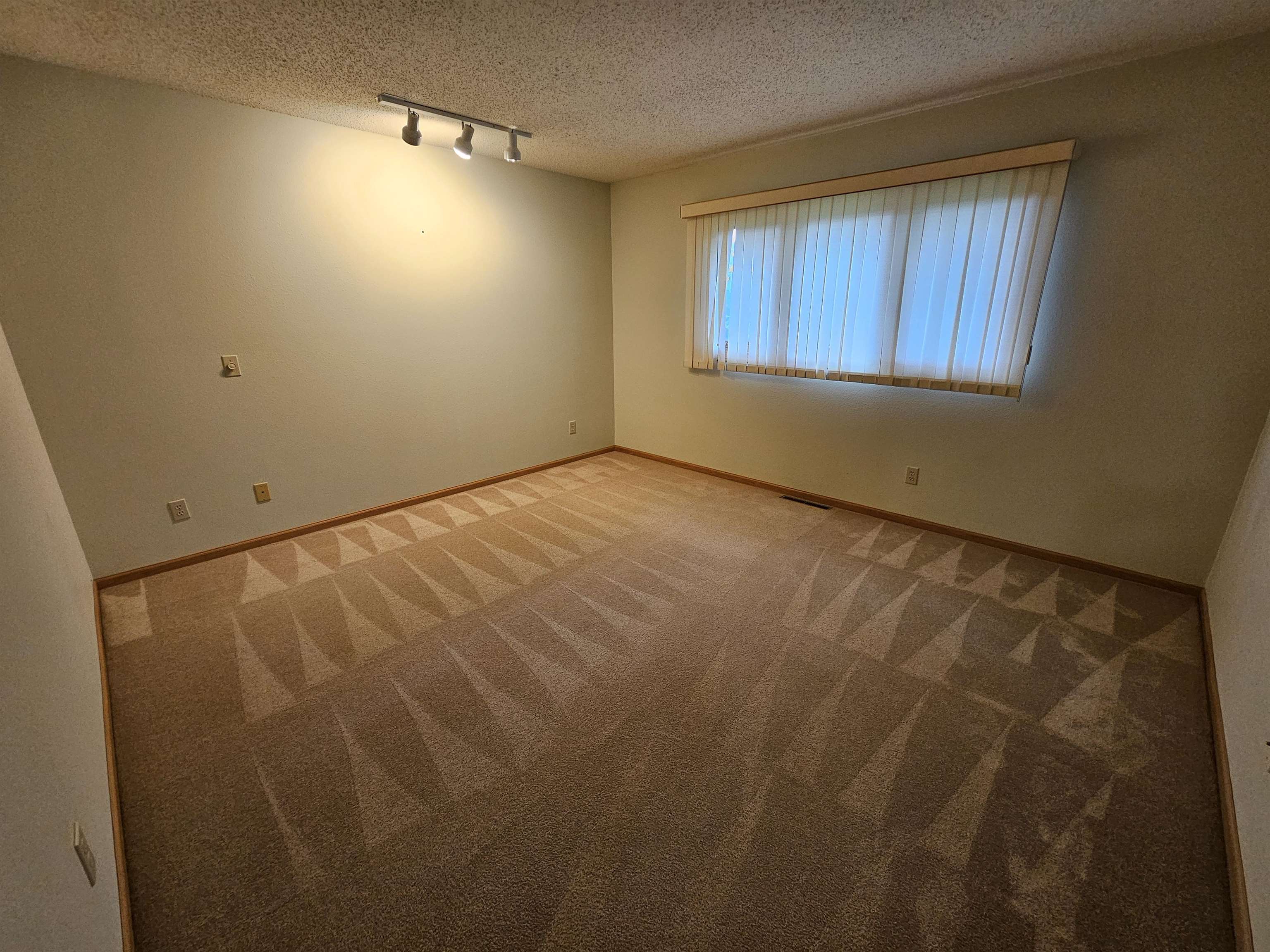 1720 Elizabeth Street Baraboo, WI 53913 - Photo 8 of 26