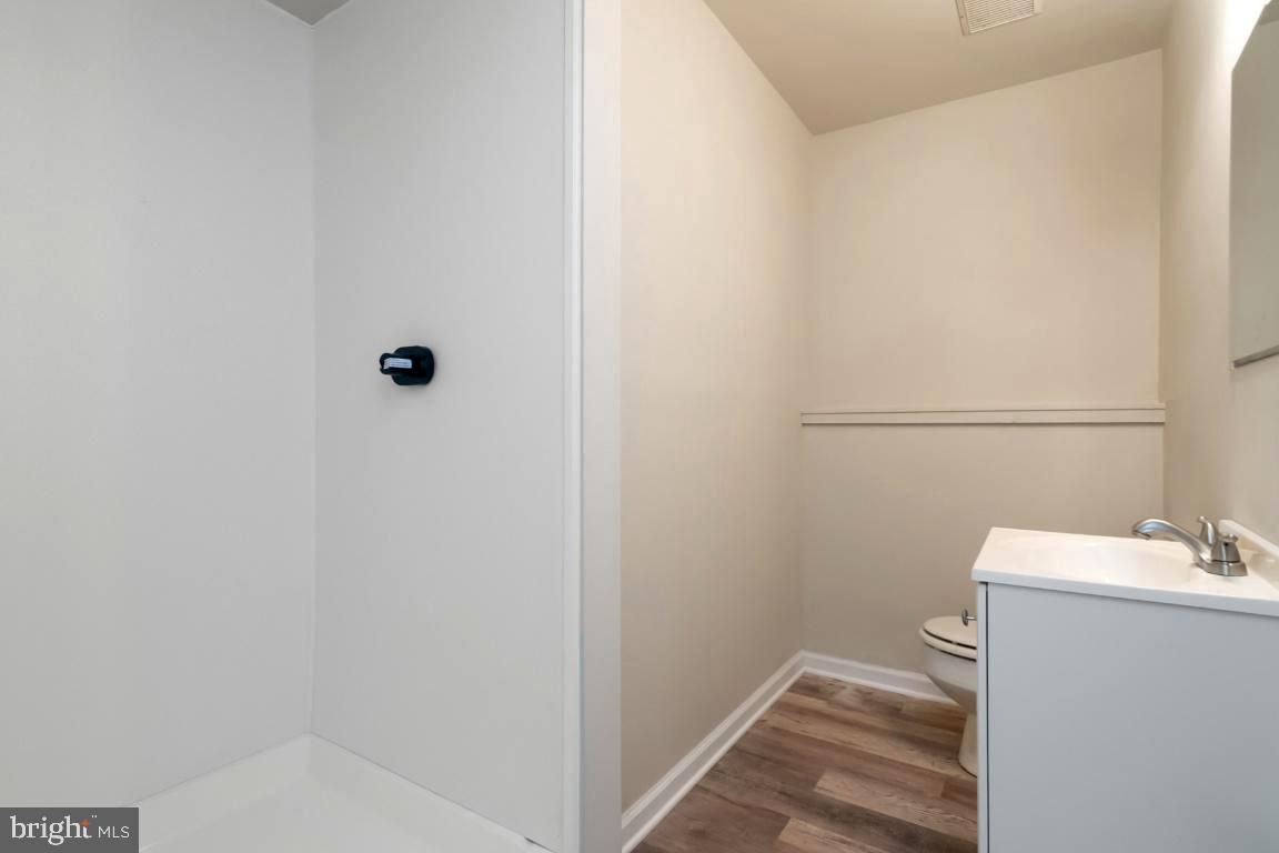1103 East Beech Road Sterling, VA 20164 - Photo 22 of 26 Full Bath