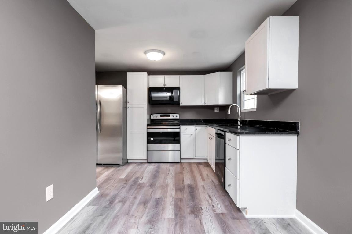 1103 East Beech Road Sterling, VA 20164 - Photo 6 of 26 Stunning NEW Floors