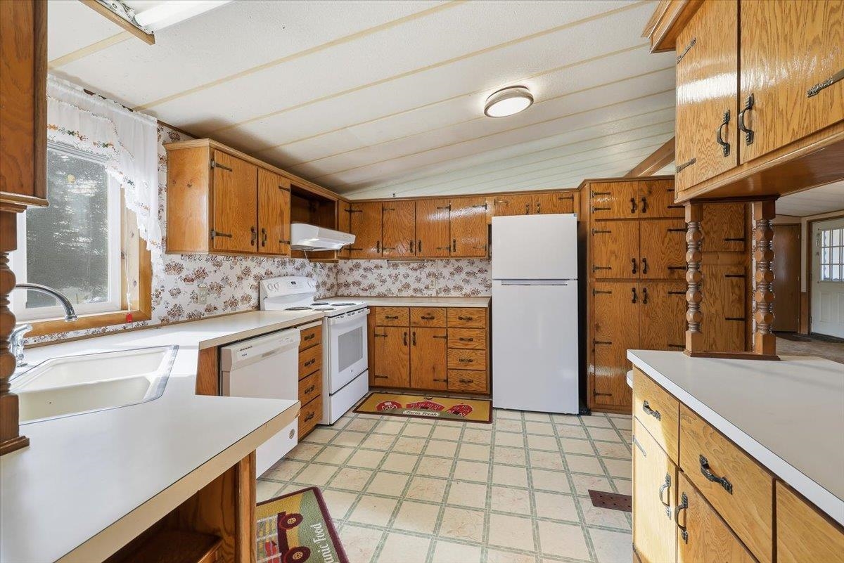 11512 East Bridges Road Elk, WA 99009 - Photo 11 of 36