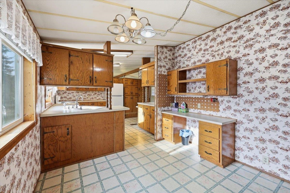 11512 East Bridges Road Elk, WA 99009 - Photo 12 of 36